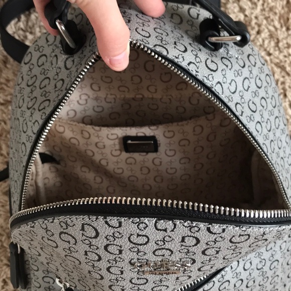 GUESS Mini Backpack-Purse!! - Picture 4 of 7